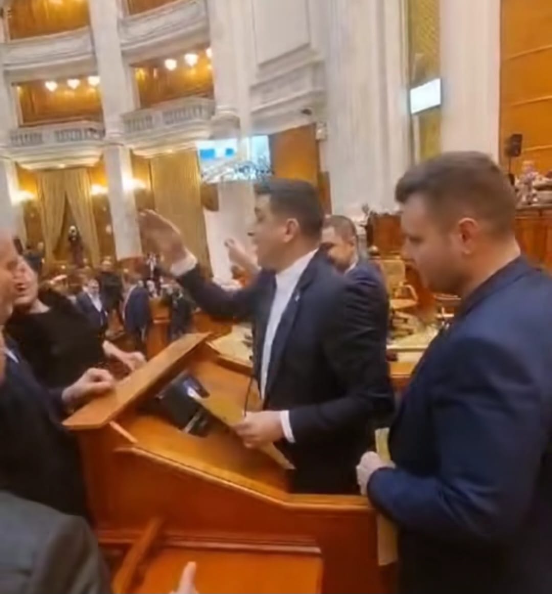 ”Te abuzez sexual, scroafo!” - George Simion, către Diana Șoșoacă