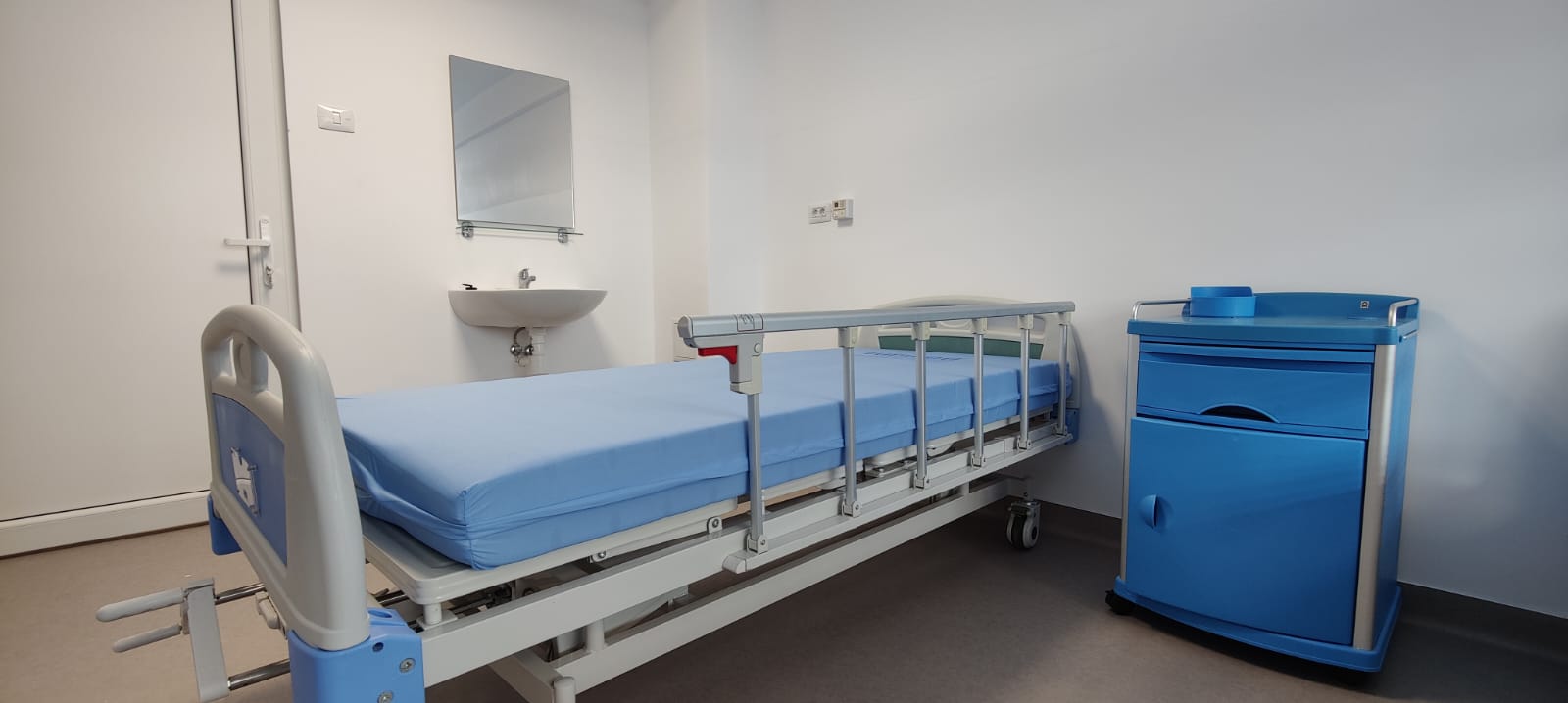 Peste 80 de paturi noi și performante au fost achiziționate pentru mai multe secții ale Spitalului Județean