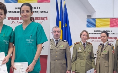 Mai mulți angajați militari și civili de la Spitalul Militar din Sibiu au primit astăzi medalii pentru activitatea desfășurată