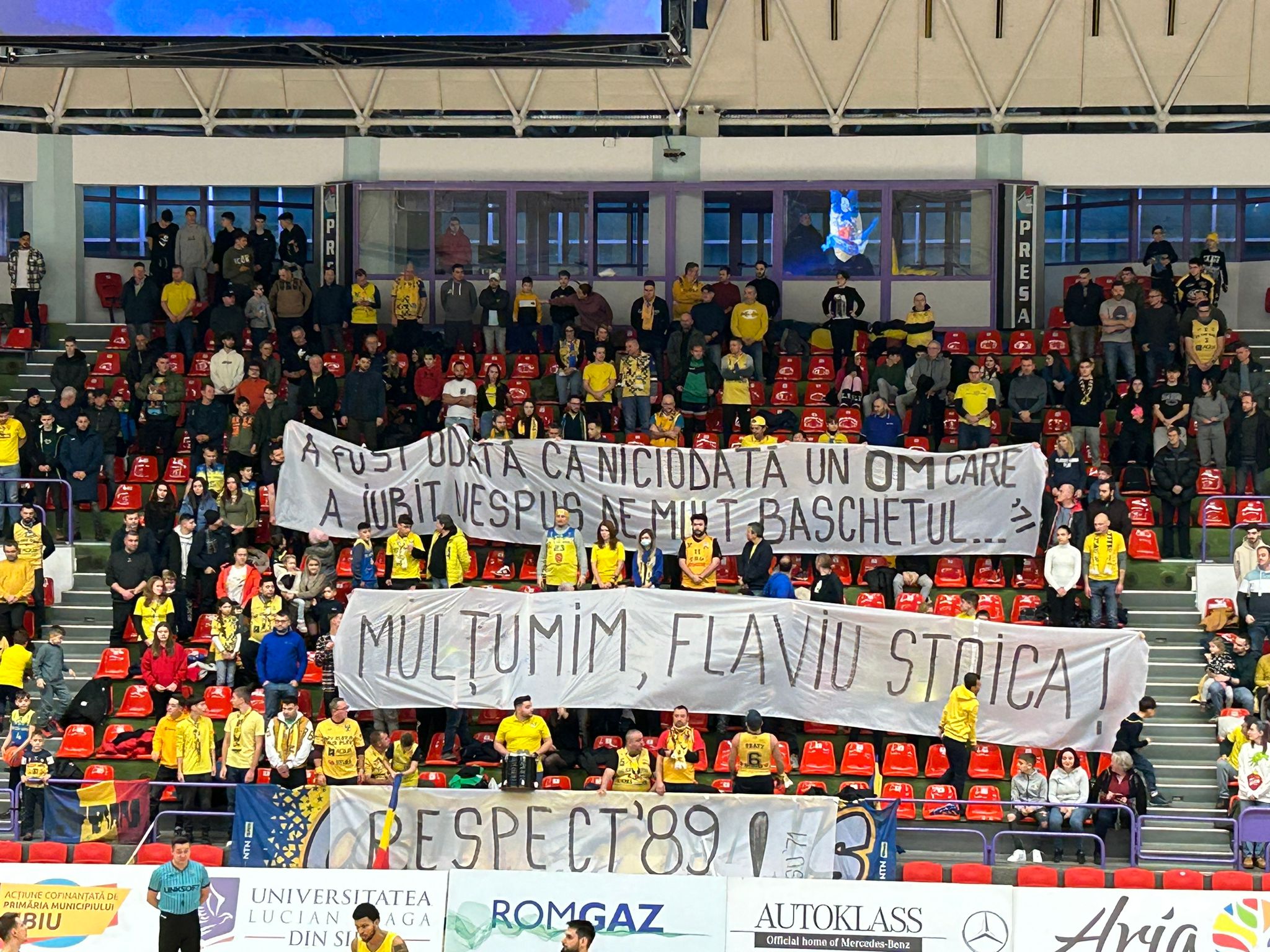 Victorie BC CSU în fața piteștenilor de la FC Argeș. Partida a început cu un moment de reculegere pentru Flaviu Stoica