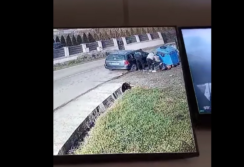 VIDEO „Lipsă totală de respect.” Persoane care depozitau incorect deșeuri lângă pubela albastră au fost identificați, după ce au fost surprinși de camerele de supraveghere din Șura Mare