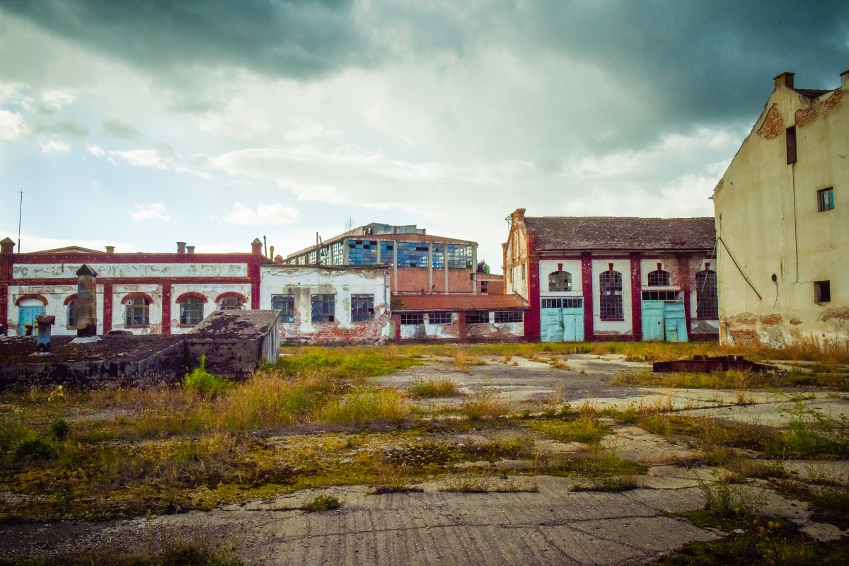Știrile de miercuri: Procesul halelor Rieger, pauză de la oraș, noul mers al trenurilor