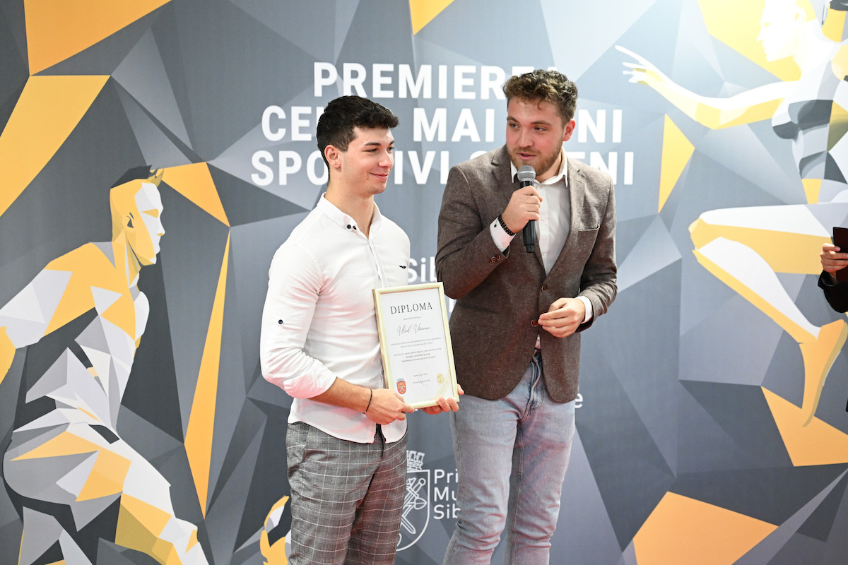 Victor Cornea și Daniel Paraschiv, printre sportivii premiați de Primăria Sibiu pentru sezonul competițional 2021-2022