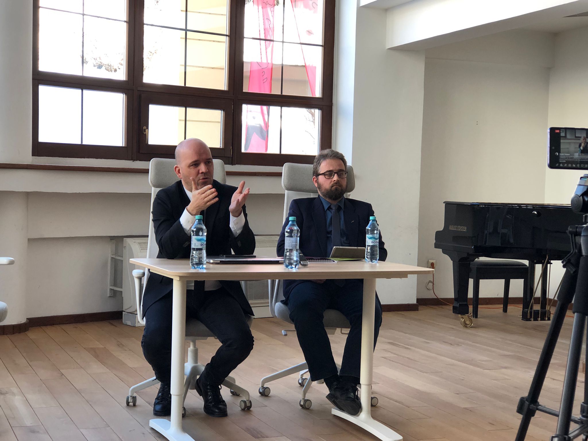 Conferință de presă cu schimb de replici între artiștii Filarmonicii: „Nu se poate să-i mulțumești pe toți”