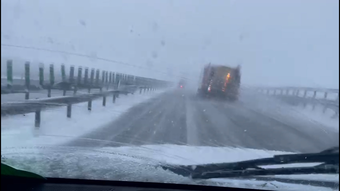 Filtre pe autostrada Sibiului cu 300 de amenzi: din 234 de mașini oprite, 25 aveau defecțiuni tehnice. 97 au depășit viteza legală