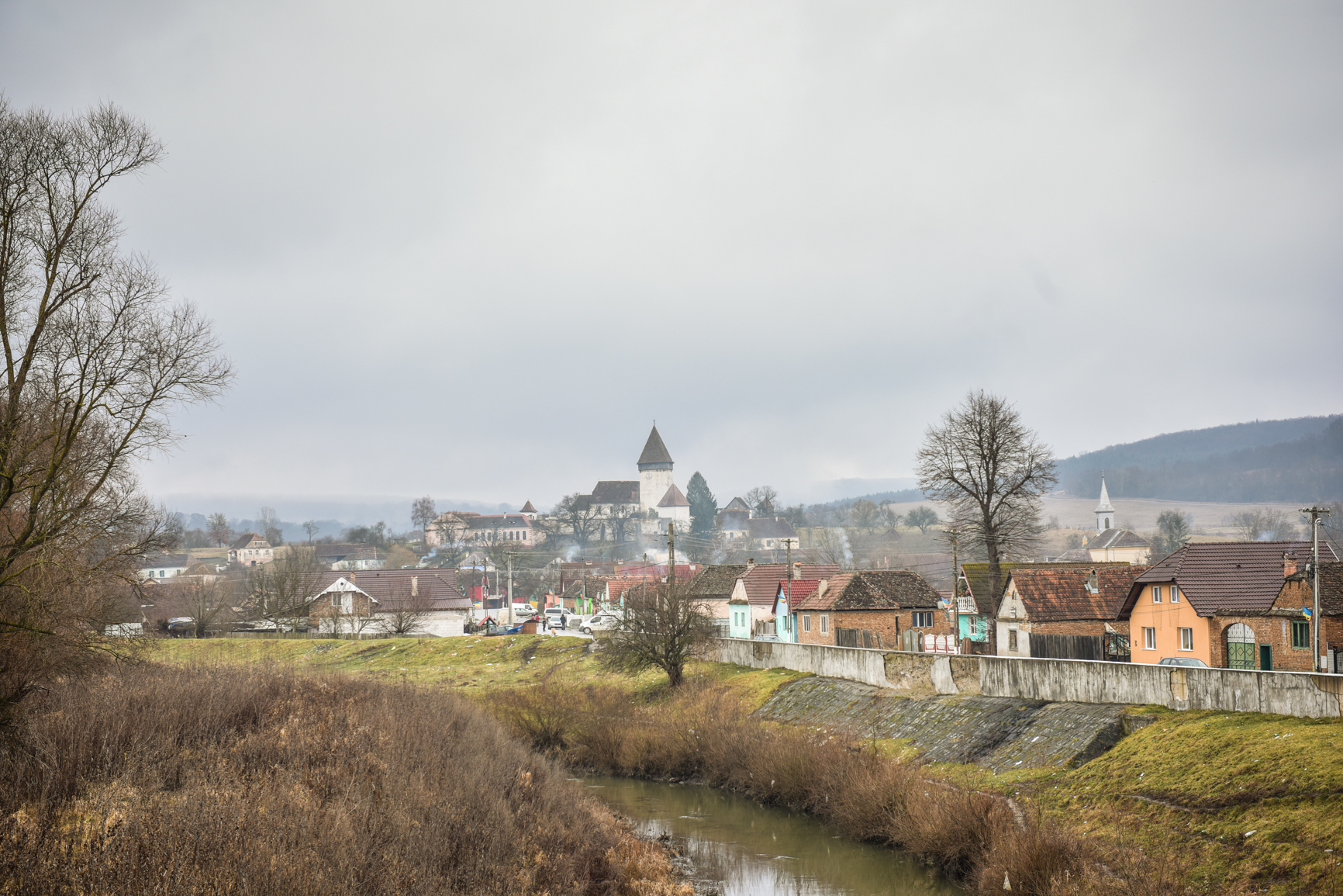 Critică aspră adusă Sibiului de către un ziar german: „La doar 30 de kilometri de granițele orașului, cu centrul său scump și minuțios renovat, se găsesc mahalale și locuințele strâmbe ale romilor”