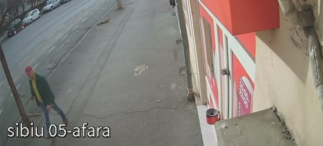 Tânăr sibian lovit cu pumnul într-o stație de autobuz. Poliția face apel la populație
