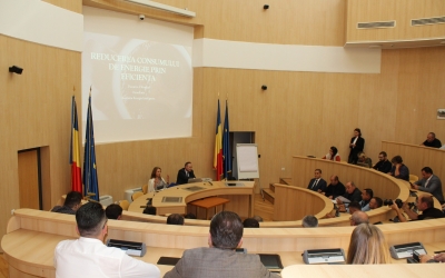 CJ Sibiu vrea să promoveze energia regenerabilă în rândul sibienilor cu un proiect de peste 200.000 euro. Jumătate din sumă e pentru șefi