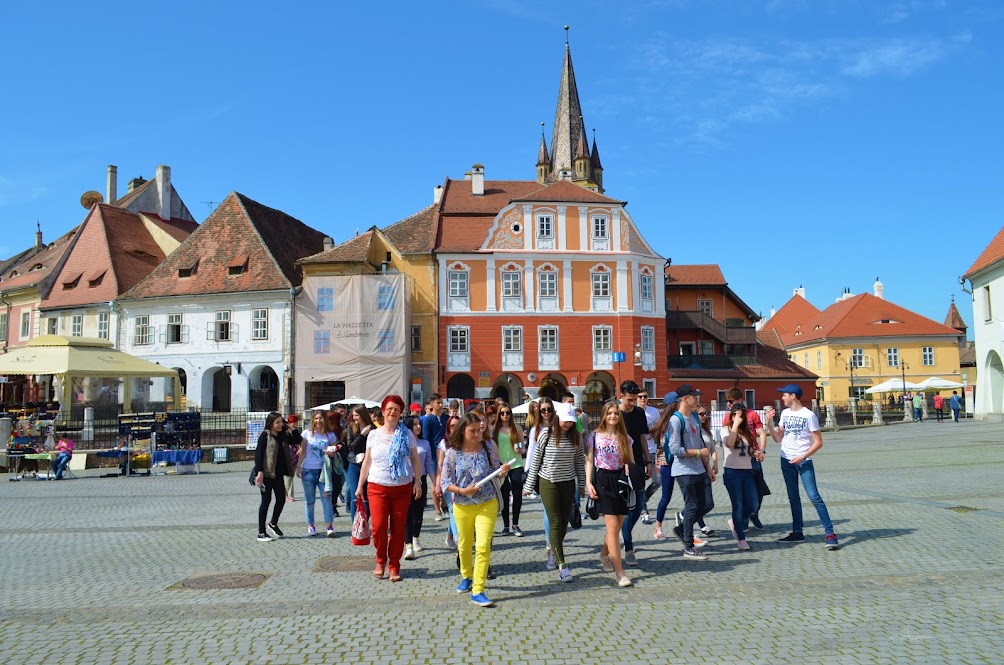 O sibiancă, ghid de turism, vrea să îi ajute pe copii să cunoască mai bine istoria Sibiului. „Este un proiect pe care îl visez încă din copilărie”
