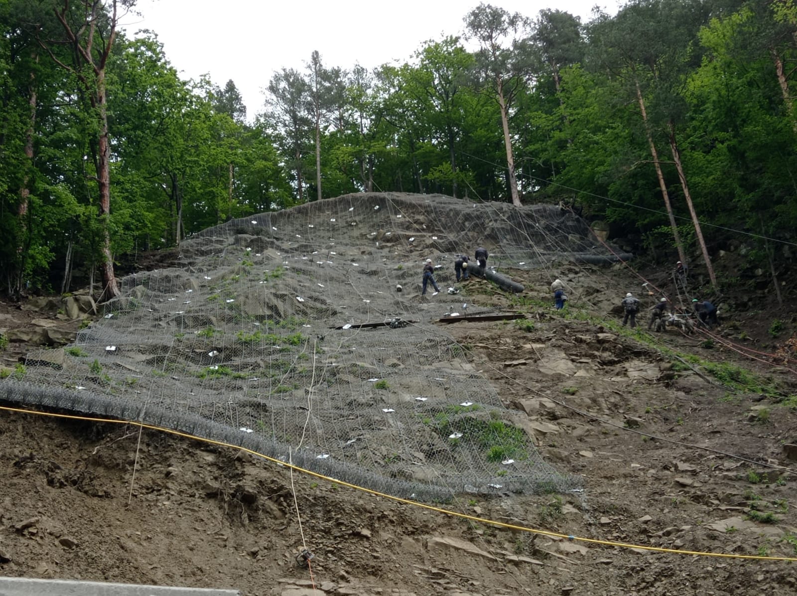 Plase de protecție pe Transfăgărășan, după ani de zile în care căderile de stânci au cauzat probleme pentru siguranța circulației