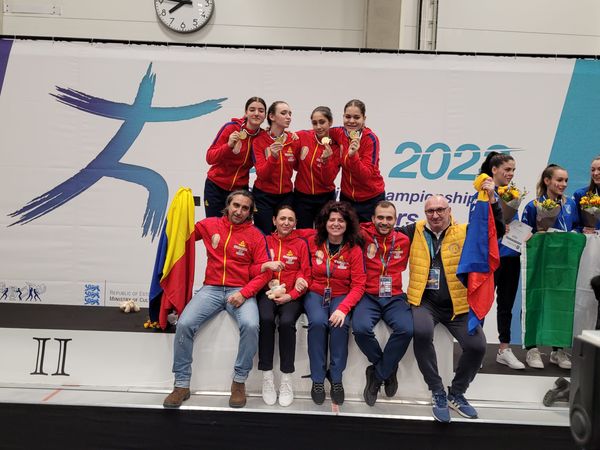 Echipa feminină de sabie a României a câştigat medaliile de aur la Europenele de cadeţi