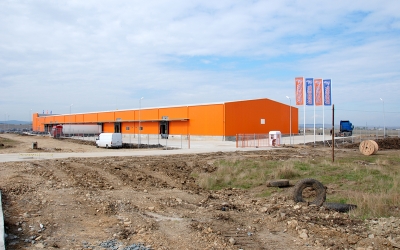 În 2008 a fost cel mai mare depozit de fructe din Ardeal, astăzi este vândut la licitație. Lichidatorul Trident cere pentru hala din Zona Industrială Vest peste un milion de euro