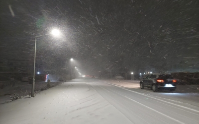 Needitat. Străzile din Sibiu la șase ore de când a început să ningă. Cinci străzi principale și nicio mașină de deszăpezire