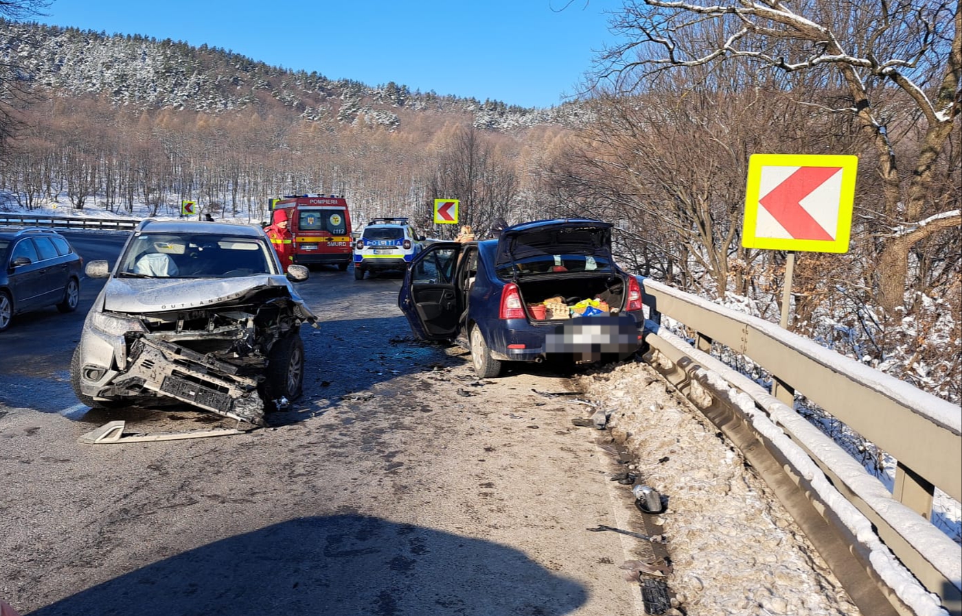 Accident frontal pe DN 14, la ieșire din Slimnic