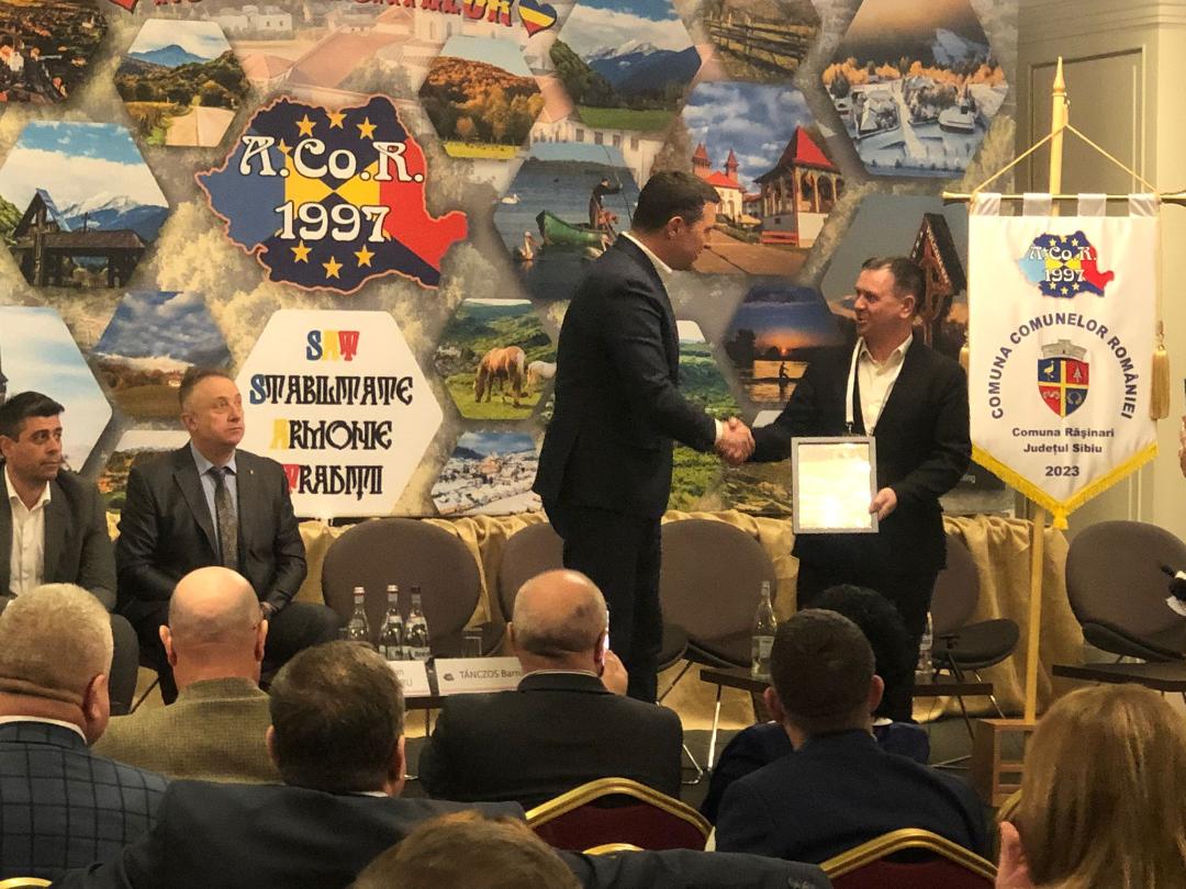 Rășinari a primit titlul de „Comuna Comunelor” din România