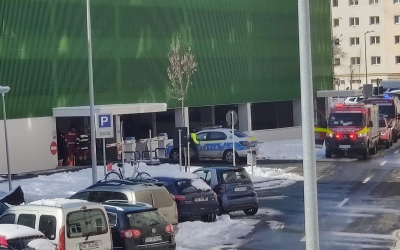 Un paznic de la parcarea supraetajată din Hipodrom a fost găsit decedat