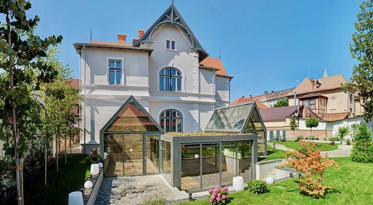 Casele de peste un milion de euro scoase la vânzare în Sibiu. Care sunt facilitățile minime. ”S-au înmulțit proprietățile cu șase zerouri, în ultimii ani”