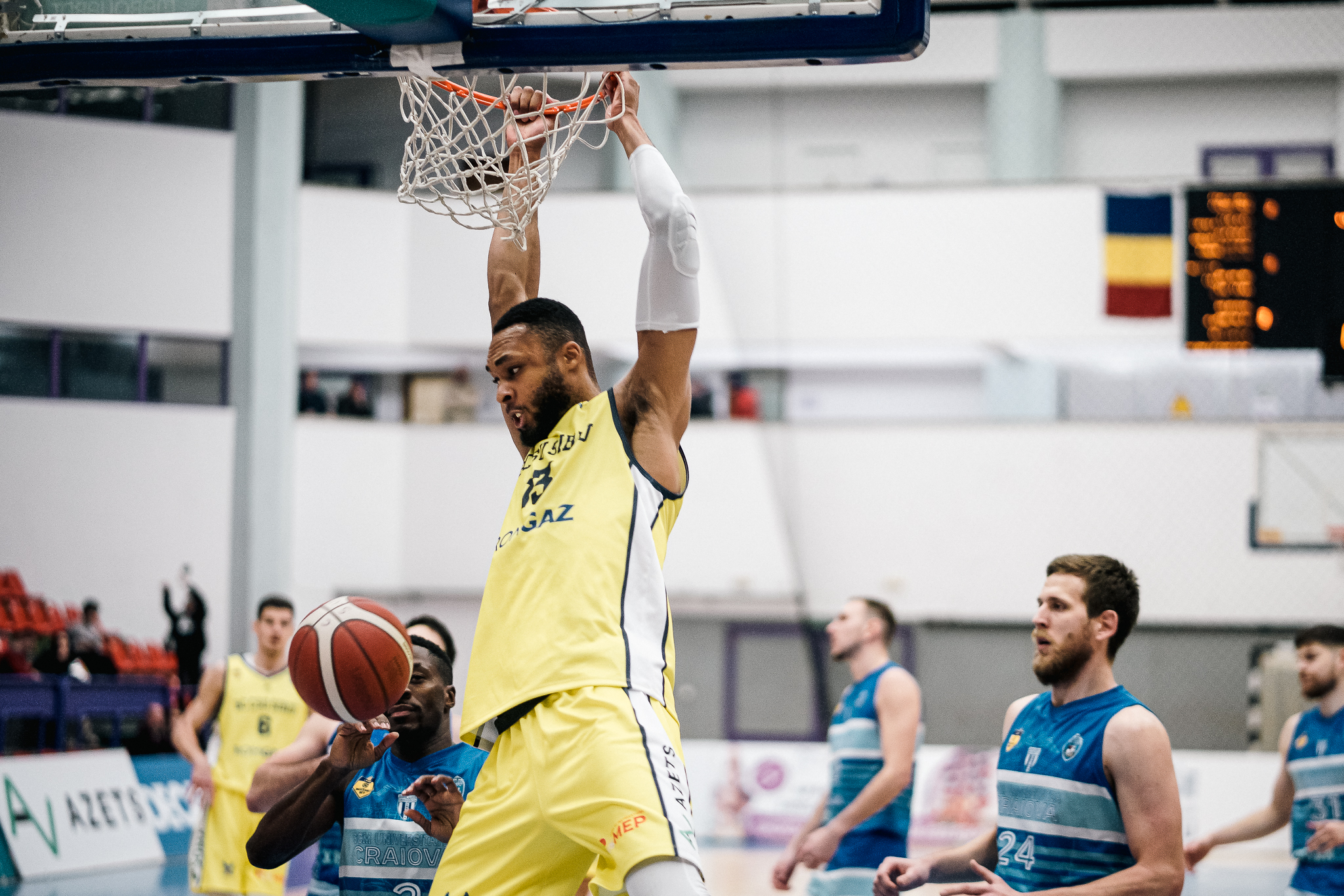 Marinelli debutează cu Dinamo. Încă o deplasare pentru CSU