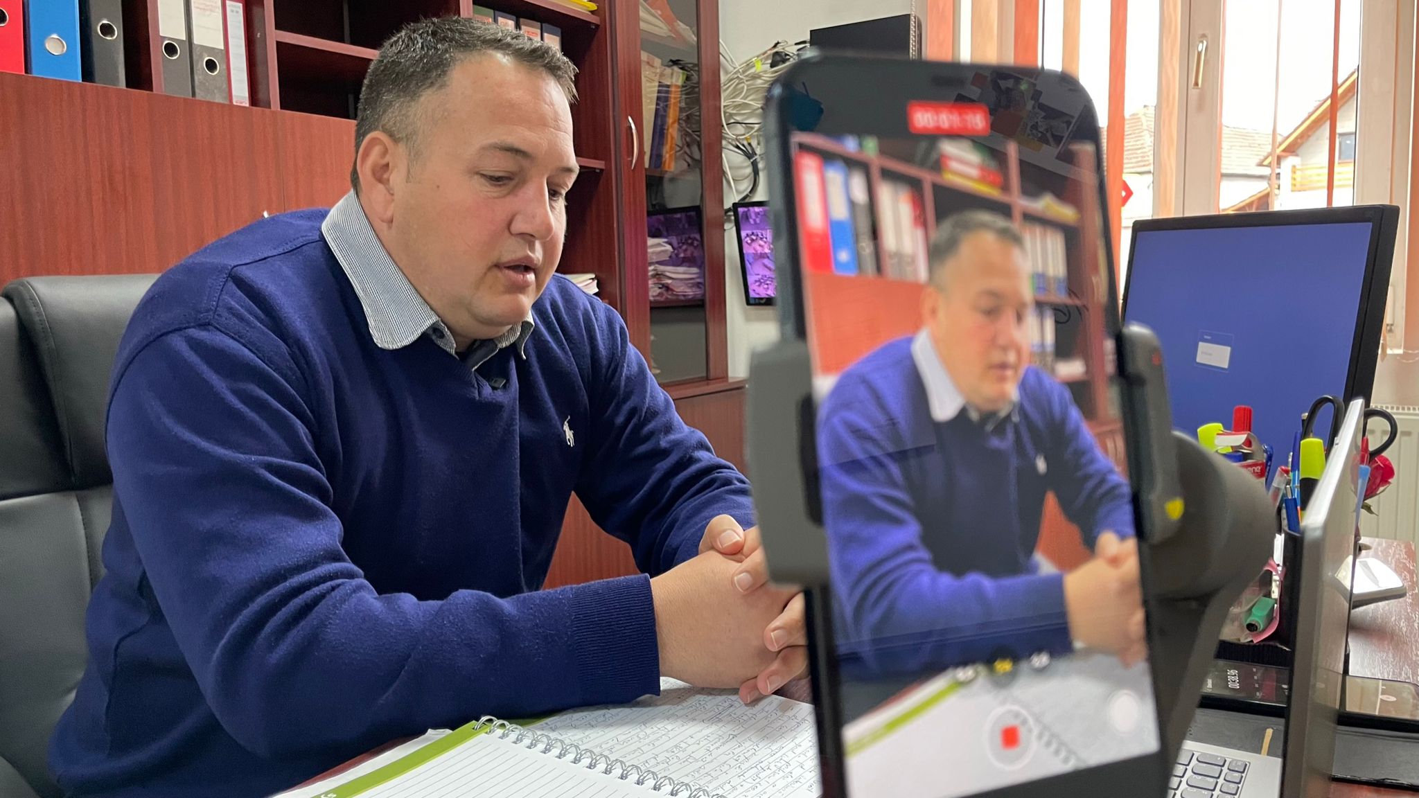 Cum colaborează primarul și directorul unei școli din județul Sibiu în folosul copiilor: „Este primul care vrea să facă atât de multe”