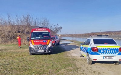 A vrut să se sinucidă. Un bărbat de 43 de ani a intrat în râul Olt, polițiștii l-au convins să renunțe