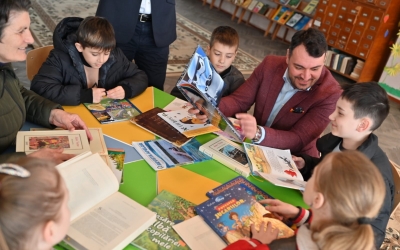 Muzeul Național Brukenthal și Biblioteca Astra au donat 1.500 de cărți bibliotecilor din Republica Moldova
