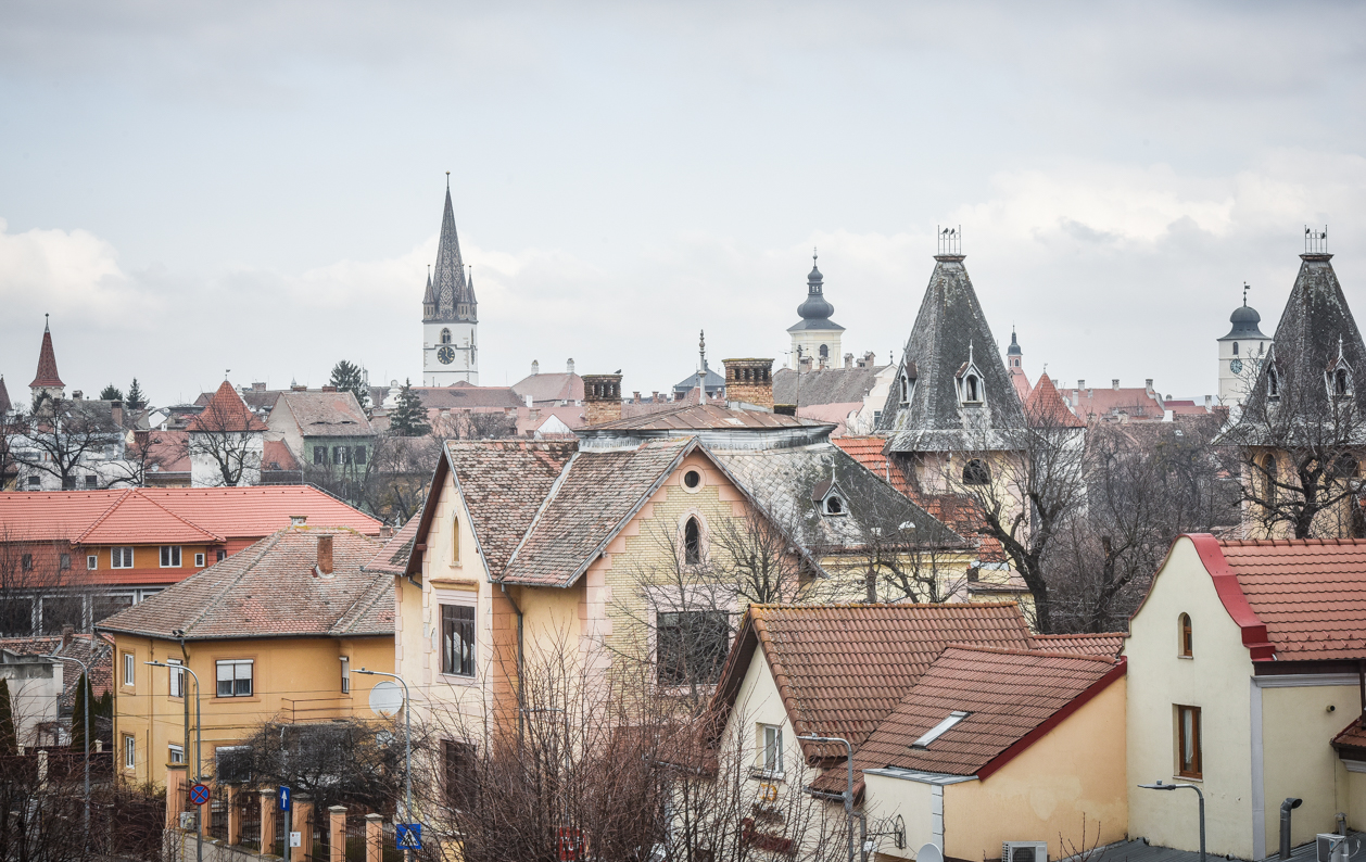 Vreme de iarnă, astăzi, în Sibiu: maxim 3 grade. Va ninge la munte