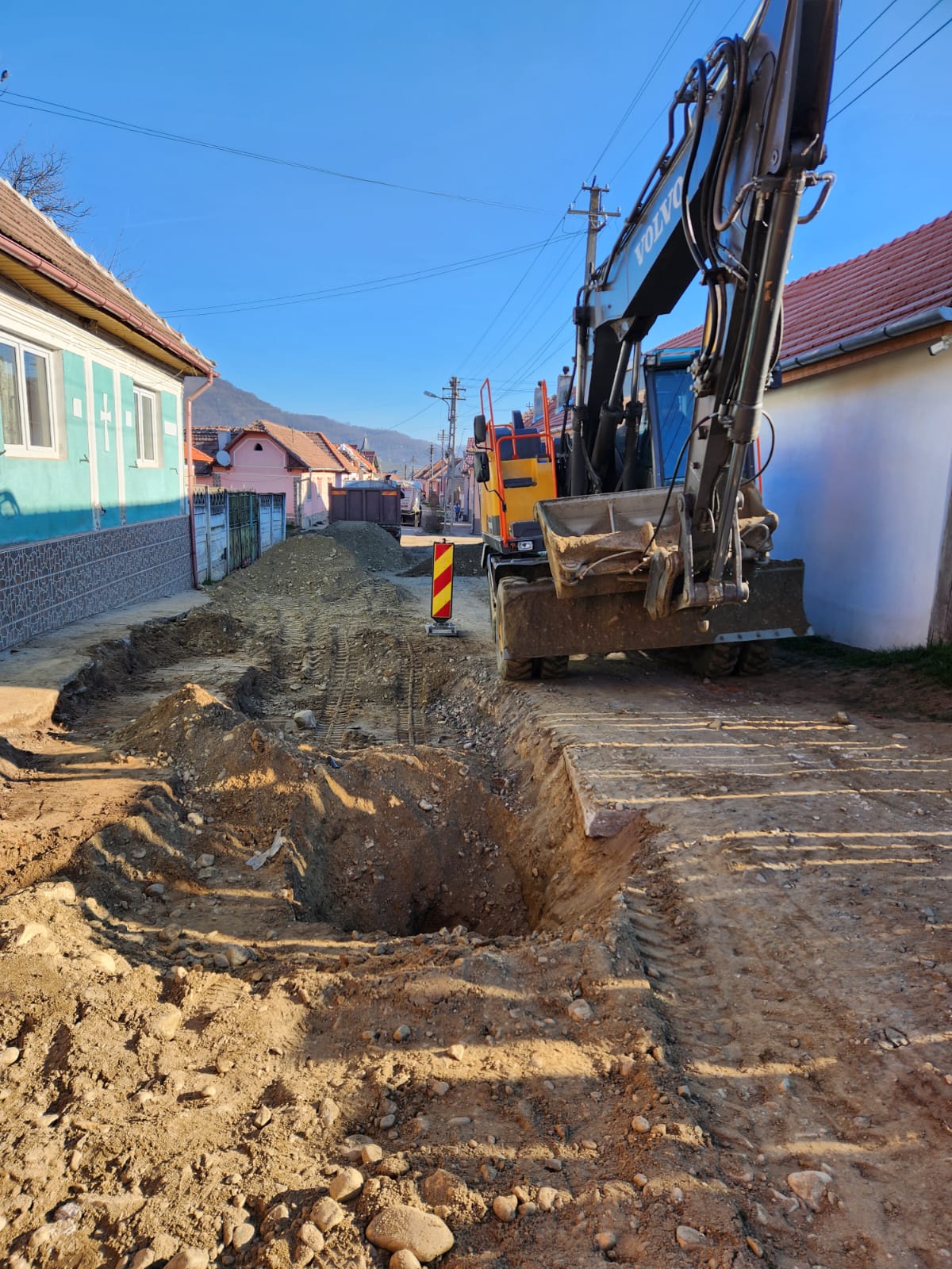 Au început lucrările la străzile din comuna Axente Sever
