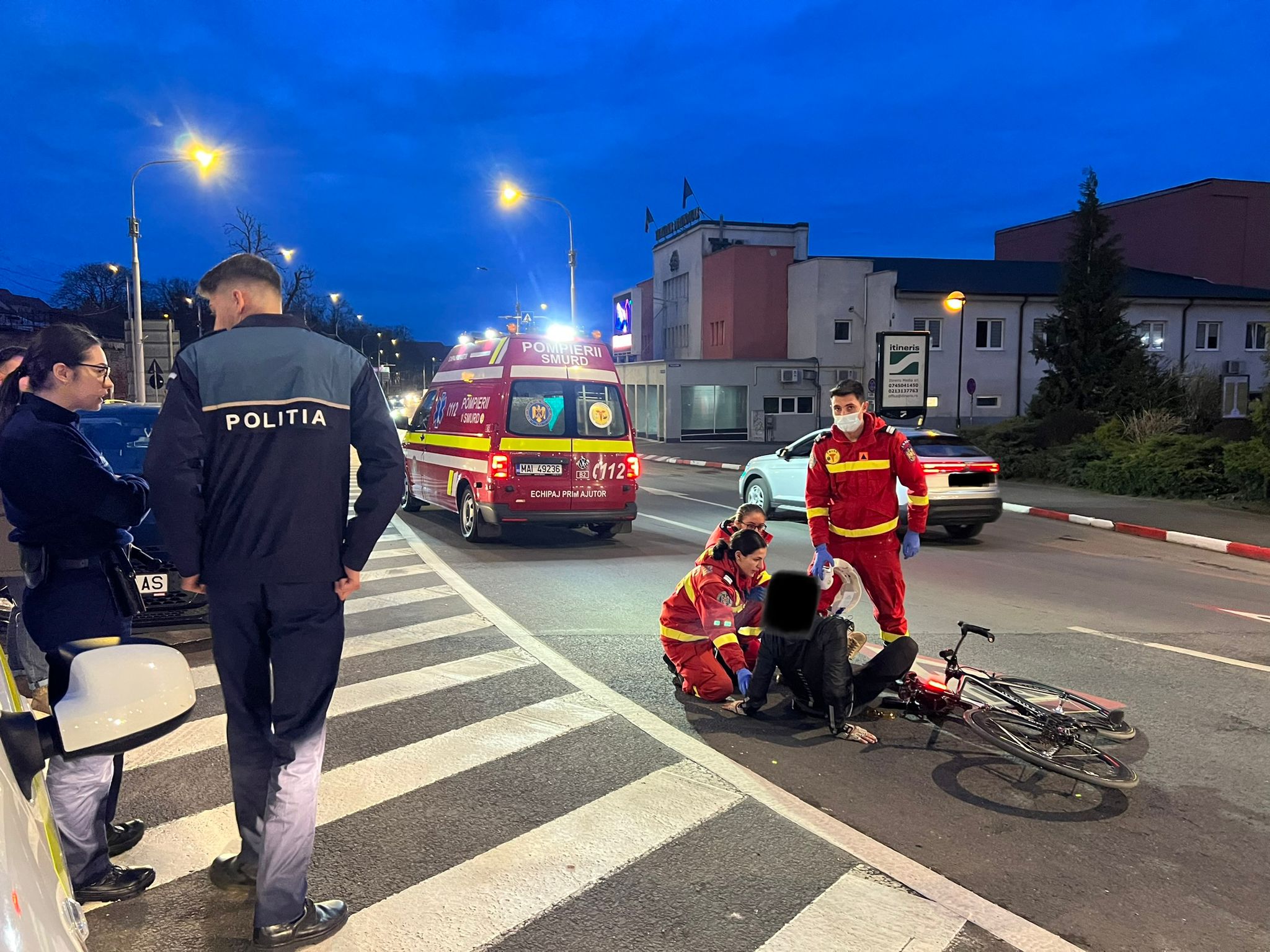 Accidentul din giratoriul de la Ramada: biciclistul a fost de vină, spun polițiștii
