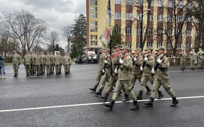 Regimentul 46 Sprijin și-a primit drapelul de luptă. Regimentul asigură logistica și comunicațiile Corpului de Sud-Est al NATO