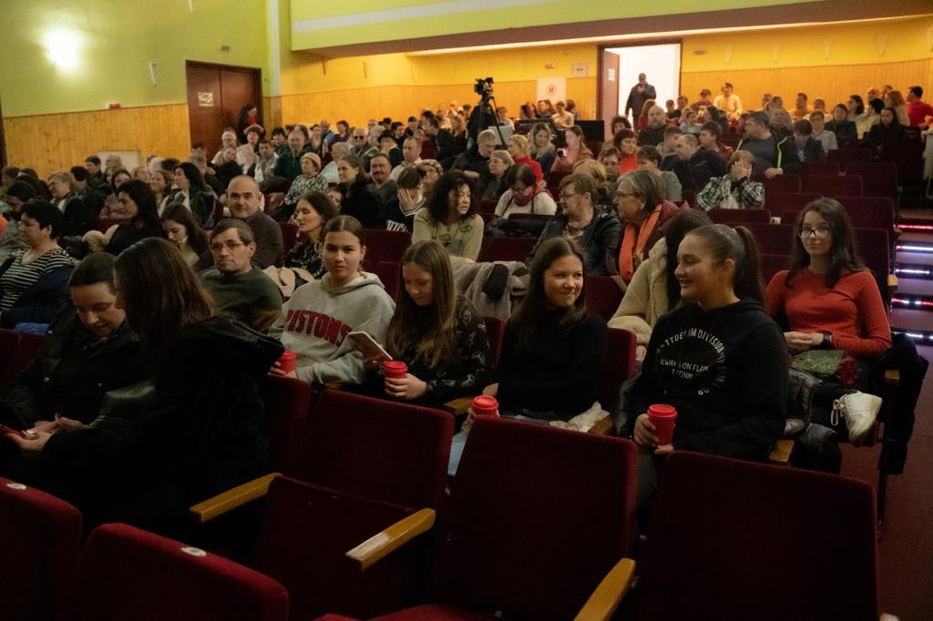 Spectacol dedicat Zilei Mamei la Sala Traube din Mediaș