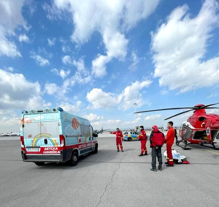 O fetiță din România, accidentată la schi în Bulgaria, a fost salvată cu ajutorul unui elicopter SMURD