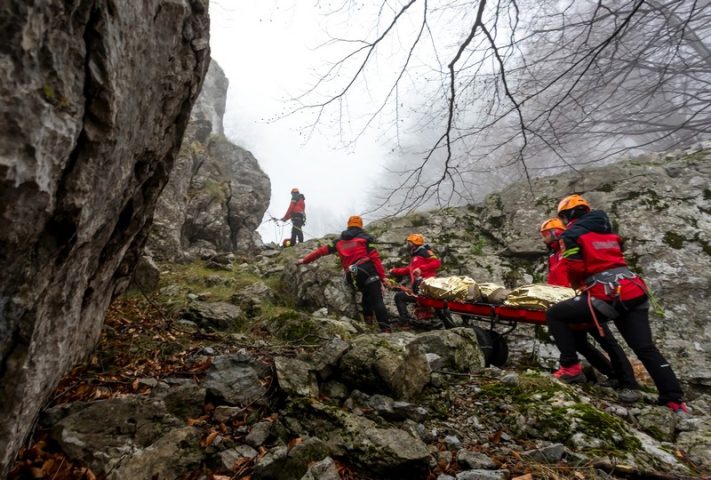 Proiectele Maratonului: Salvamont Sibiu strânge bani pentru un echipament performant de salvare. 318 turiști accidentați anul trecut