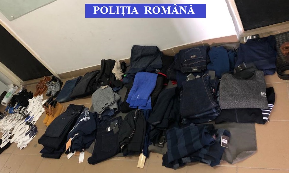 Razie a polițiștilor în Târgul Obor. Trei sibieni, prinși cu marfă contrafăcută