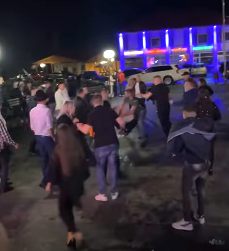 De la ce a pornit bătaia dintre rășinăreni și sădeni, din a doua zi de Paști. Explicațiile poliției