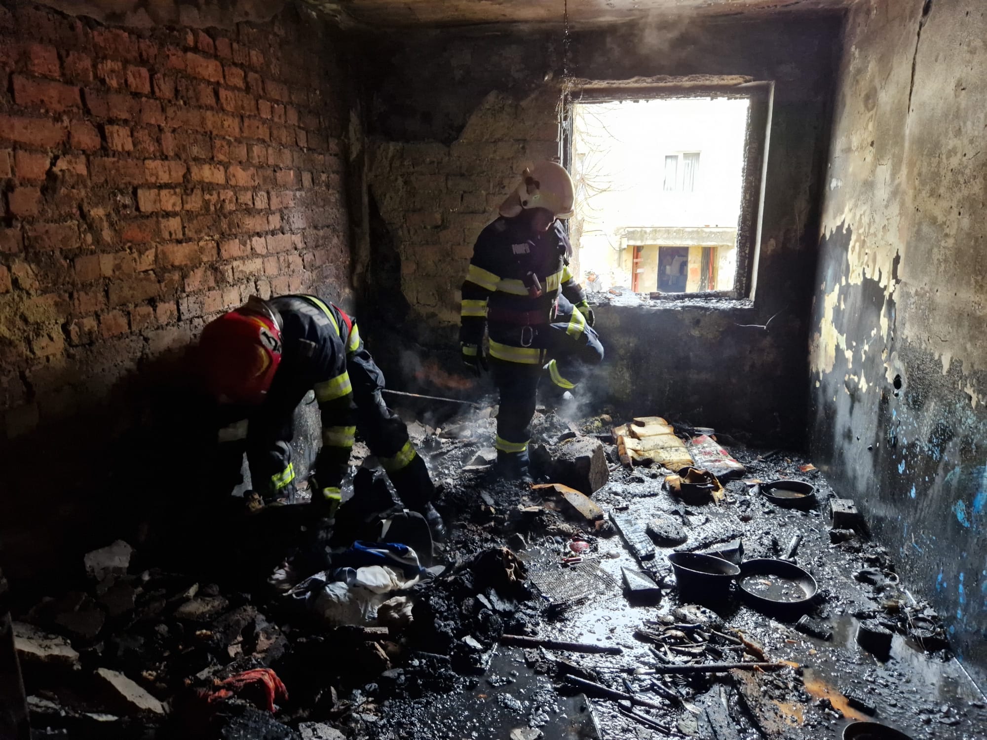 230 de intervenții ale pompierilor sibieni în minivacanța de Paști. 10 incendii, două misiuni pirotehnice și urgențe medicale