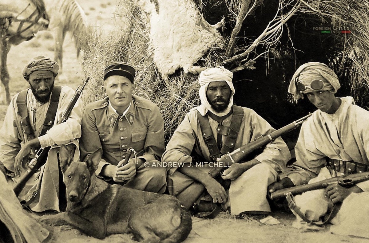 FOTO: Un sibian, omagiat de admiratorii Legiunii Franceze. Locotenentul Mafteiu a luptat în Compania Algeriană Călare, în anii 30