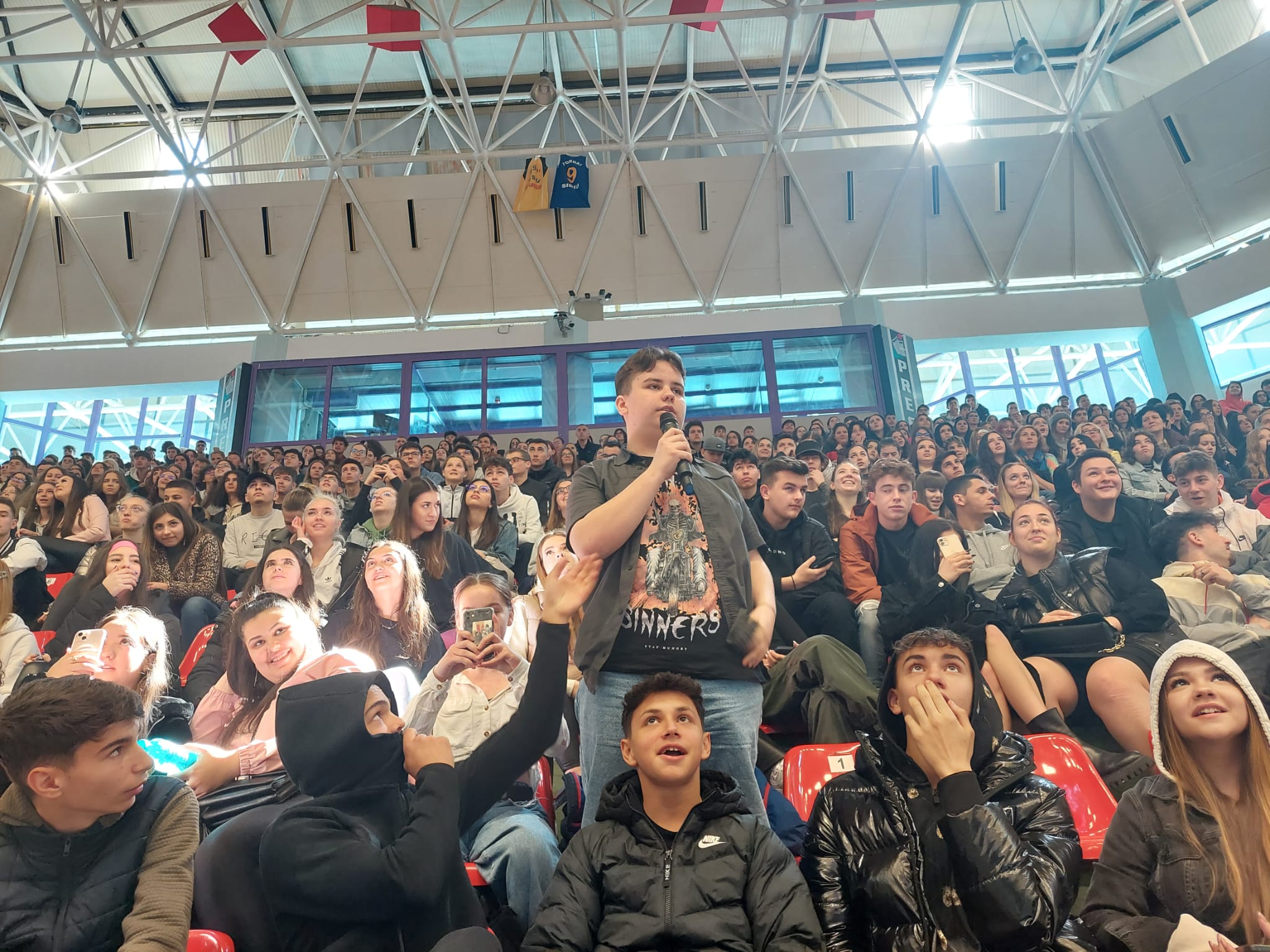 Ce au fost curioși să afle elevii sibieni despre droguri: Cum se manifestă sevrajul? După ce te-ai lăsat, te poți întoarce la ele?