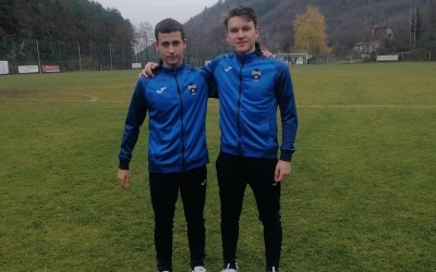 „Vreau să dau tot ce pot pentru această echipă”. Prieteni din copilărie, doi tineri din Ucraina joacă fotbal la FC Inter Sibiu