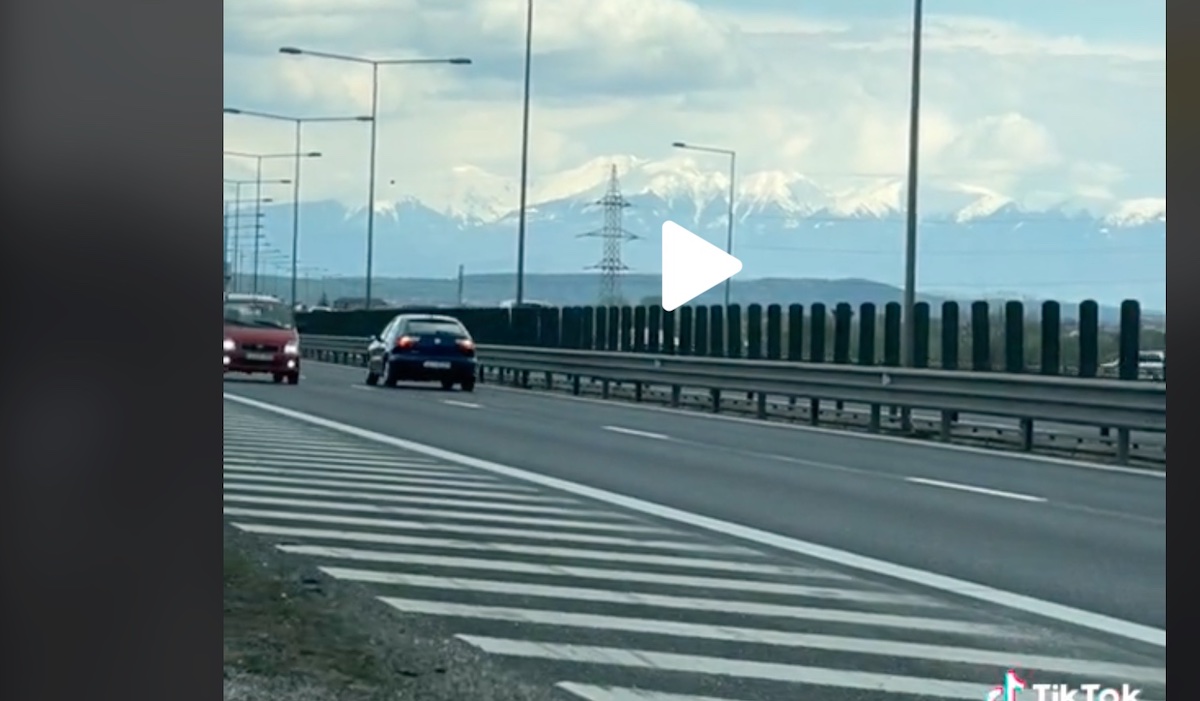 Actualizare: Șofer filmat când întoarce pe autostradă. Amendat cu 1.305 lei, rămâne fără permis pentru 4 luni