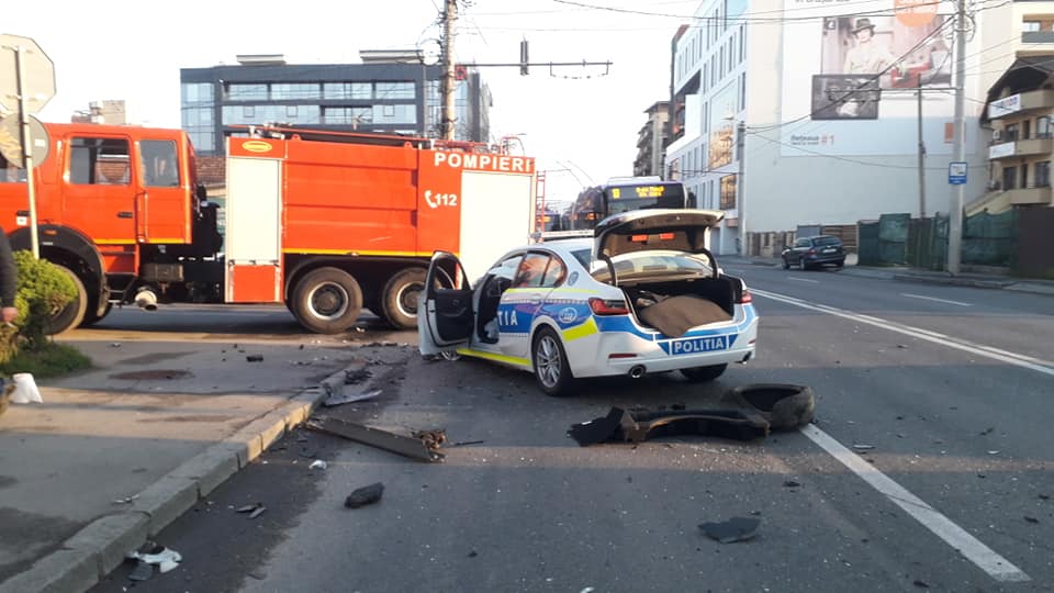 Primul BMW al Poliției Române avariat grav într-un accident la Cluj