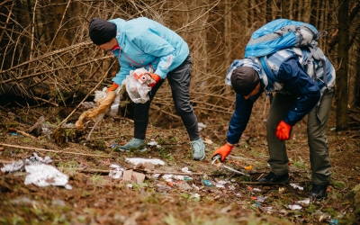 Ecologizare la Păltiniș: O tonă de gunoaie adunată de voluntari