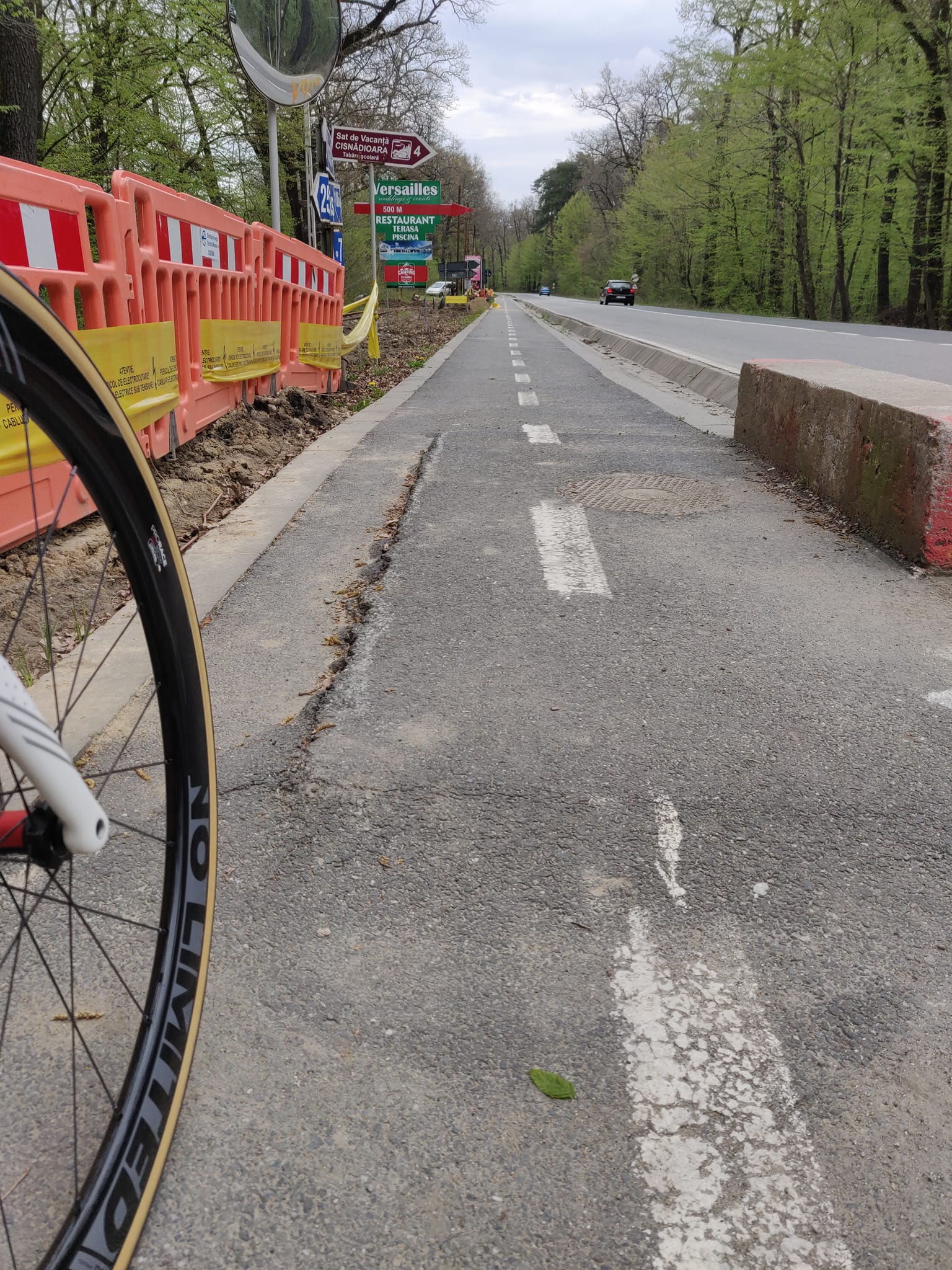 După ce bicicliștii s-au plâns de problemele apărute, pista de biciclete spre Rășinari intră în reparații