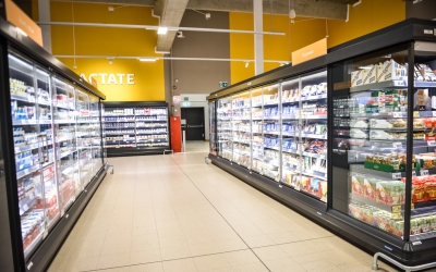 Consiliul Concurenţei: Retailerii din România au fost de acord să reducă preţul laptelui românesc, de la 1 Mai