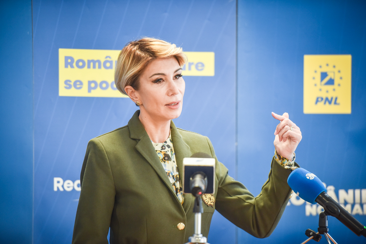 Românii care își vor lua concedii medicale vor fi verificați, așa cum s-a întâmplat în pandemie cu cei aflați în carantină. Raluca Turcan: „E o fraudă ce se întâmplă acum și statul trebuie să intervină”