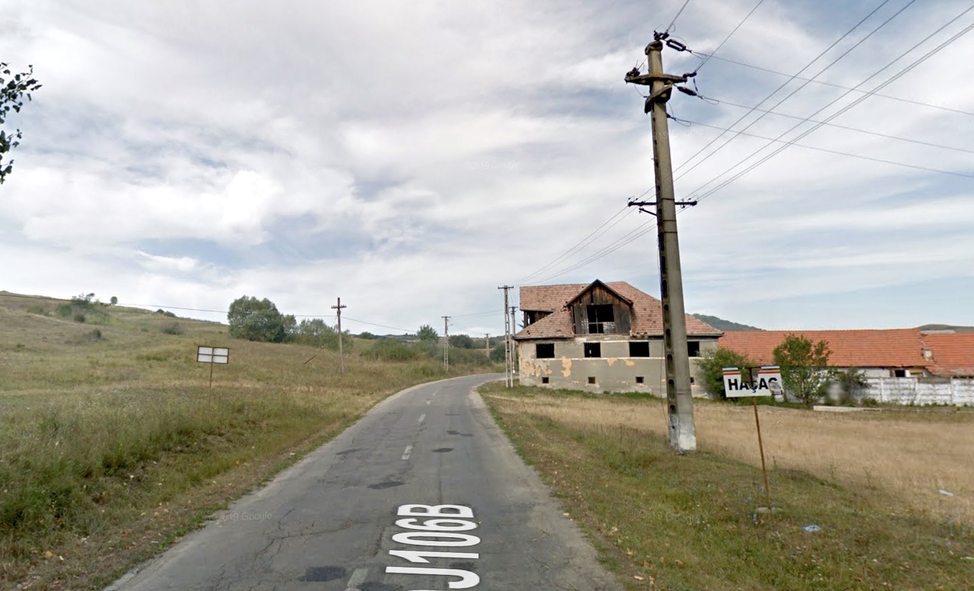 Un șofer de 72 de ani a murit după ce s-a răsturnat cu mașina