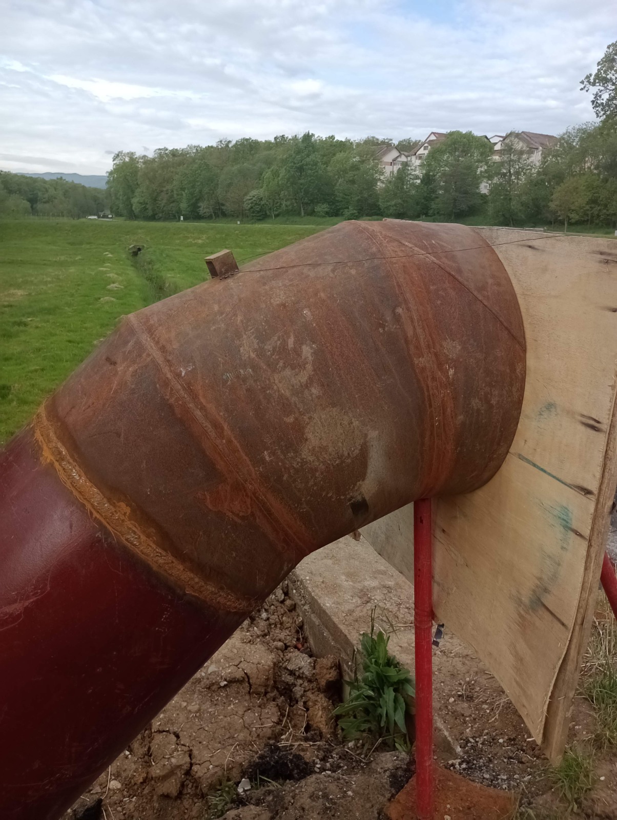 Lămuririle Apă Canal pentru un sibian care după ce vede conducta ruginită se întreabă: De aici am băut eu apă 30 de ani?