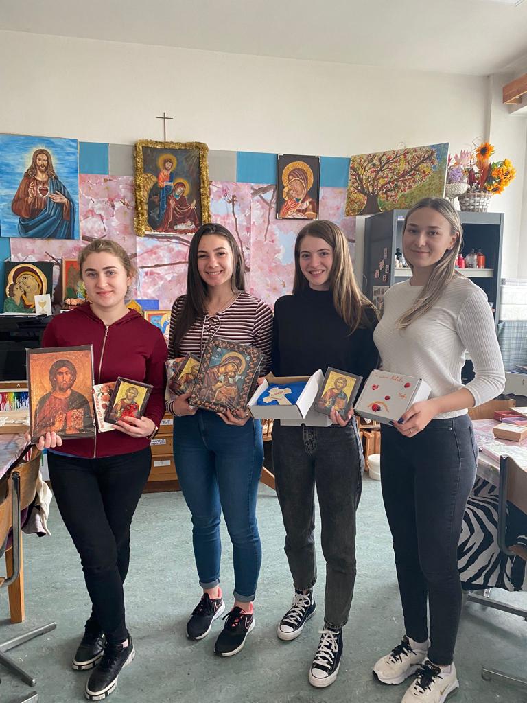 Patru studente din Sibiu au strâns donații pentru copiii de la Casa Sf. Iosif din Odorheiul Secuiesc. „Această experiență ne-a întărit convingerea că fiecare gest de bunătate contează”