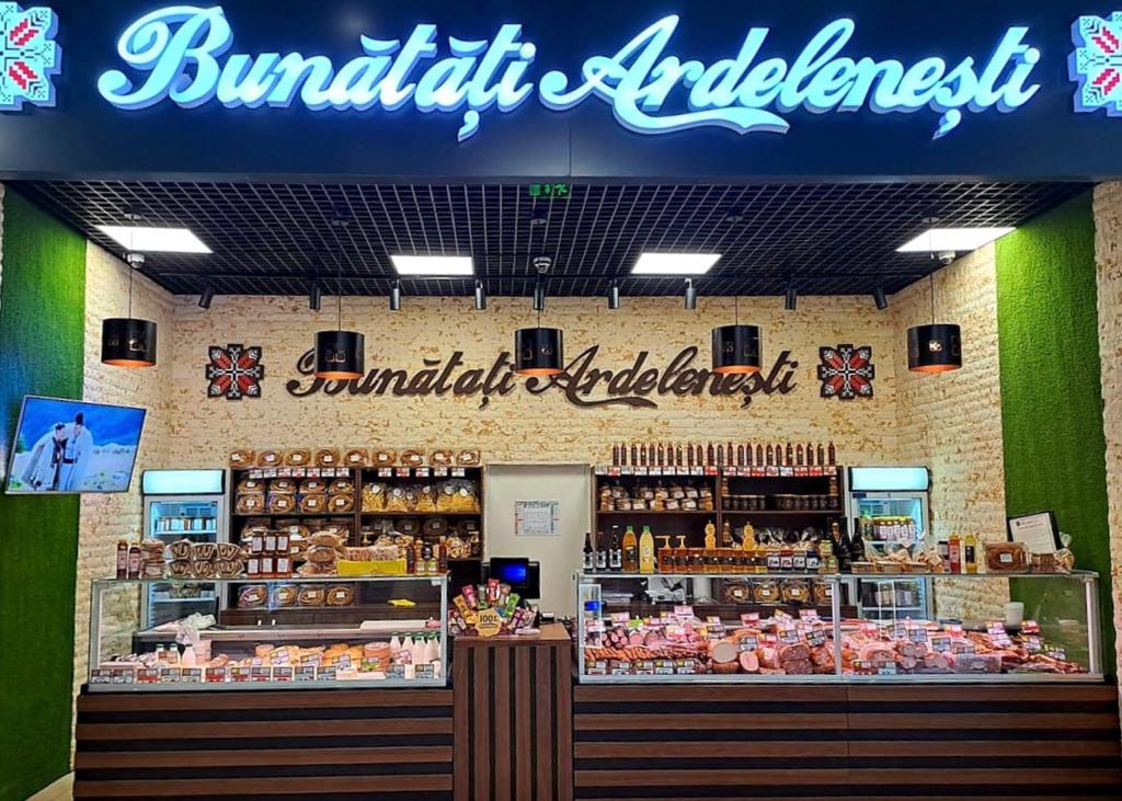 Doi tineri din Mărginimea Sibiului au preluat afacerea părinților și au transformat ”Bunătăți Ardelenești” într-un brand apreciat în toată România