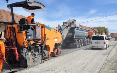 Se lucrează pe DN1, între Sibiu și Brașov. Drumarii: Vă rugăm să circulați cu prudență!