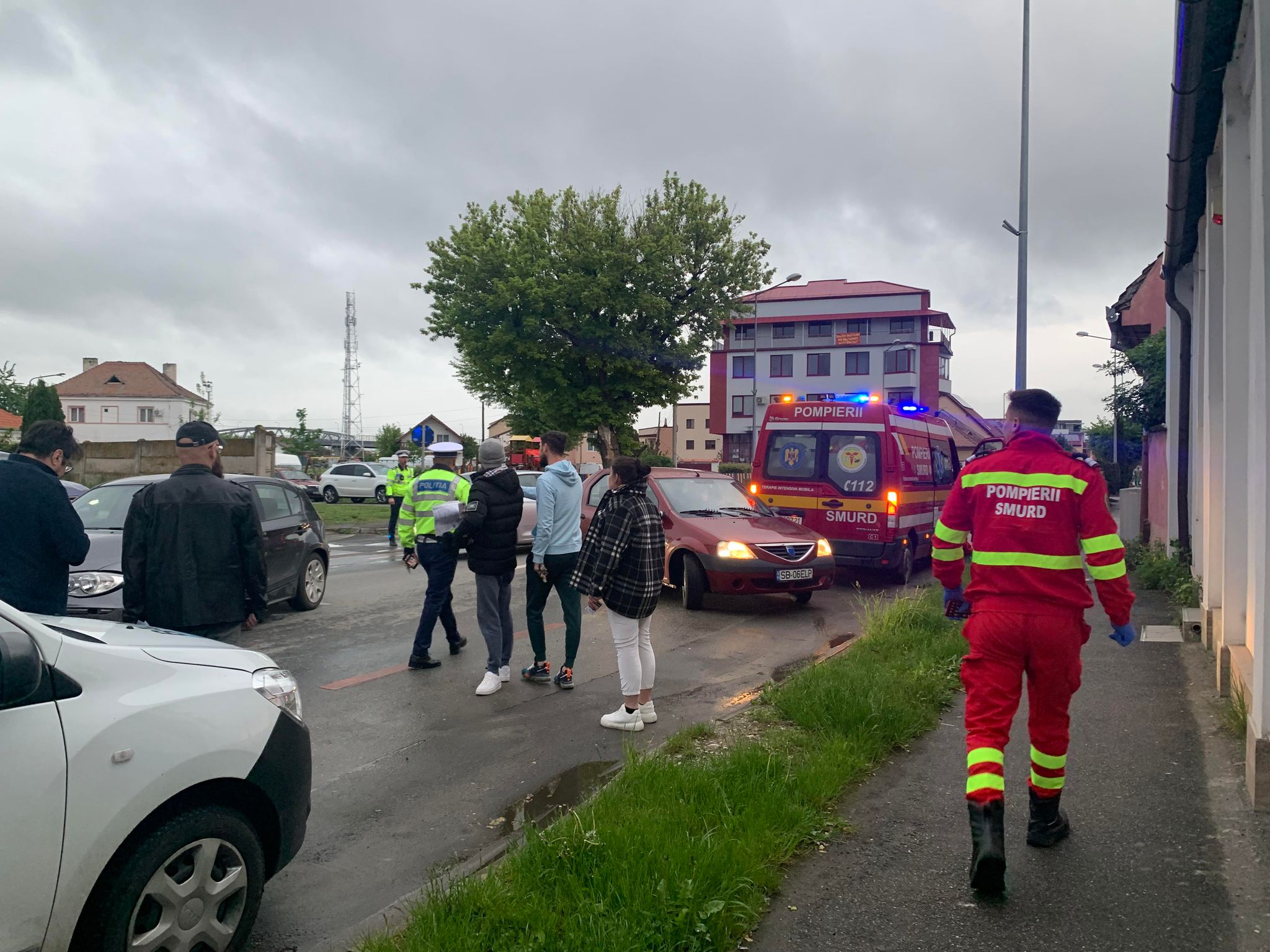 Accident în lanț pe Calea Turnișorului. Un șofer a vrut să depășească întreaga coloană
